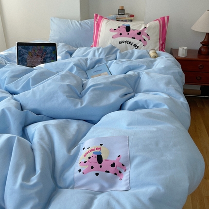 91家纺网 家纺一手货源 找家纺 蜜宿 2024新款全棉数码印花贴标设计四件套 爱心狗