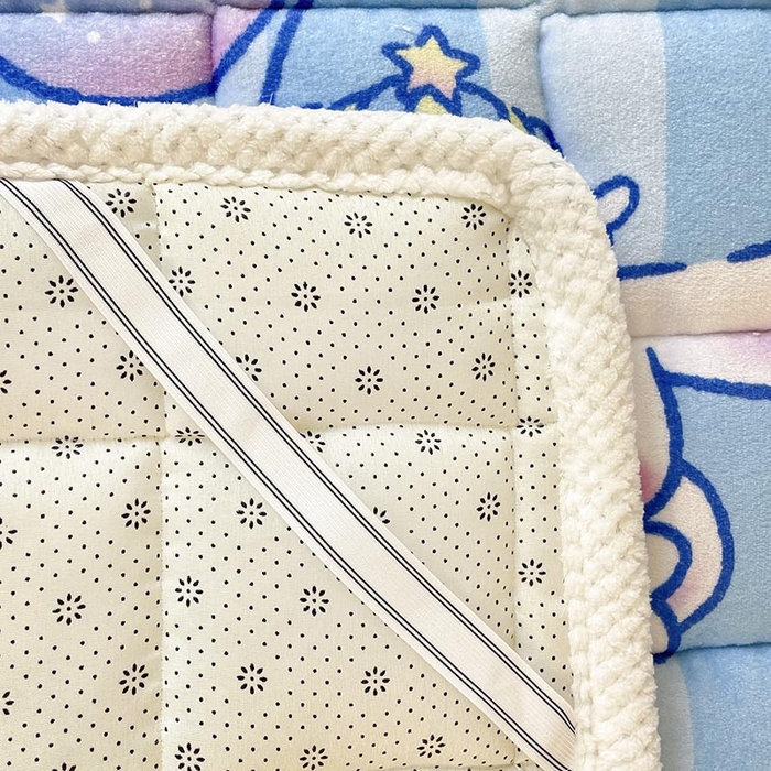 91家纺网 家纺一手货源 找家纺 米帛家纺 2024新款三丽鸥牛奶绒学生软垫 气球玉桂狗