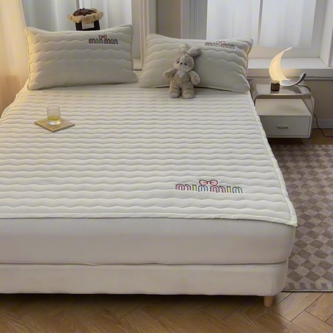 91家纺网 家纺一手货源 找家纺 恋绒家纺 2025新款刺绣款床褥床护垫绣花床垫 mini-象牙白