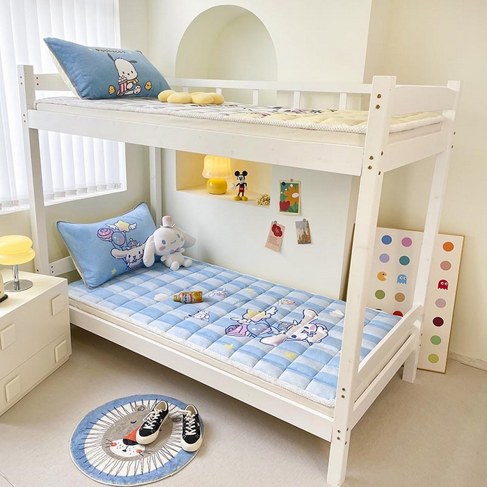 91家纺网 家纺一手货源 找家纺 米帛家纺 2024新款三丽鸥牛奶绒学生软垫 气球玉桂狗