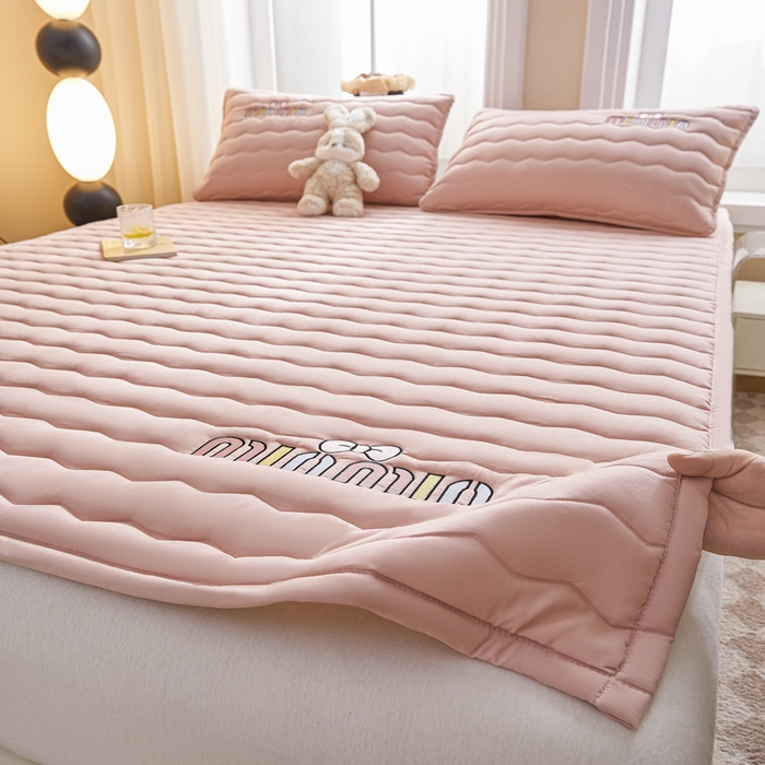 91家纺网 家纺一手货源 找家纺 恋绒家纺 2025新款刺绣款床褥床护垫绣花床垫 mini-湘妃玉