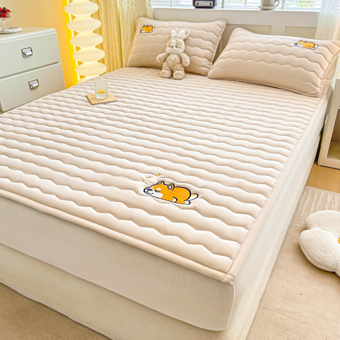 91家纺网 家纺一手货源 找家纺 恋绒家纺 2025新款刺绣款床褥床护垫绣花床垫 柯基KJ-奶油杏