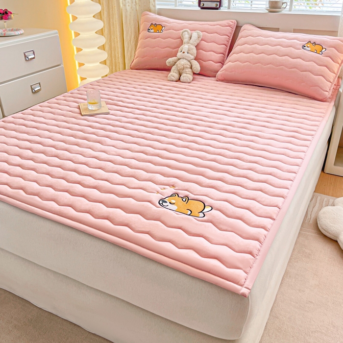 91家纺网 家纺一手货源 找家纺 恋绒家纺 2025新款刺绣款床褥床护垫绣花床垫 柯基KJ-香妃玉