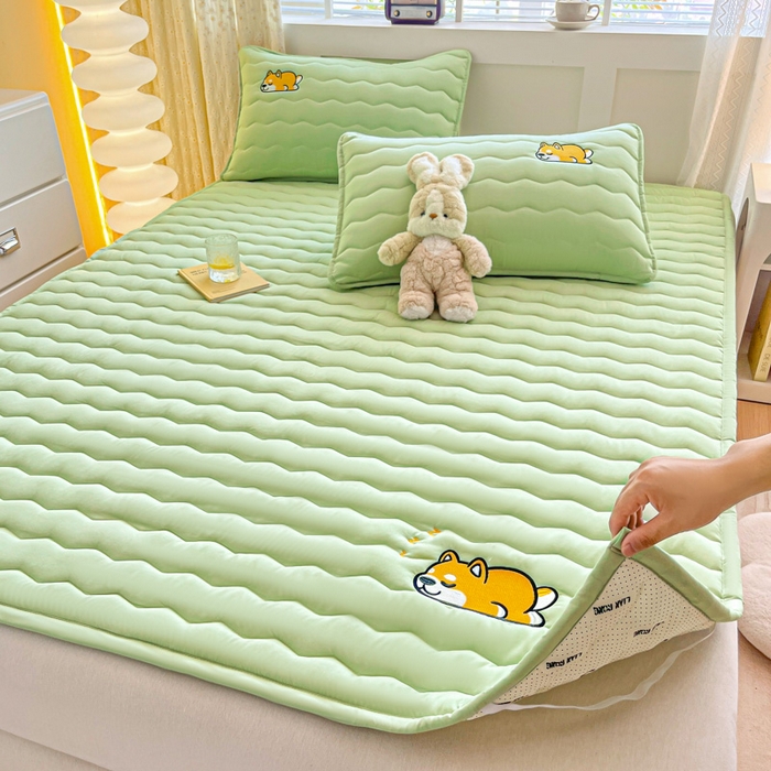 91家纺网 家纺一手货源 找家纺 恋绒家纺 2025新款刺绣款床褥床护垫绣花床垫 柯基KJ-薄荷绿