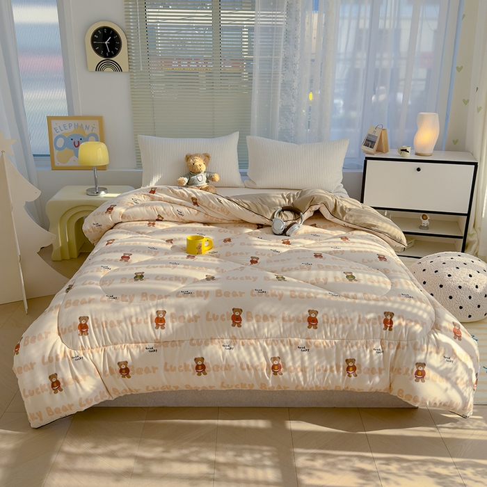 91家纺网 家纺一手货源 找家纺 卡派 2024新款亲肤水洗棉印花春秋被 耍酷熊