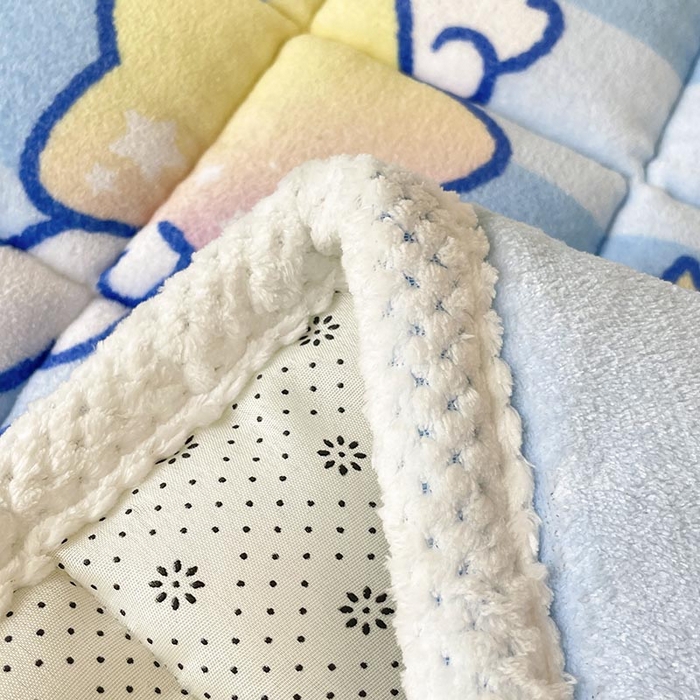 91家纺网 家纺一手货源 找家纺 米帛家纺 2024新款三丽鸥牛奶绒学生软垫 气球玉桂狗