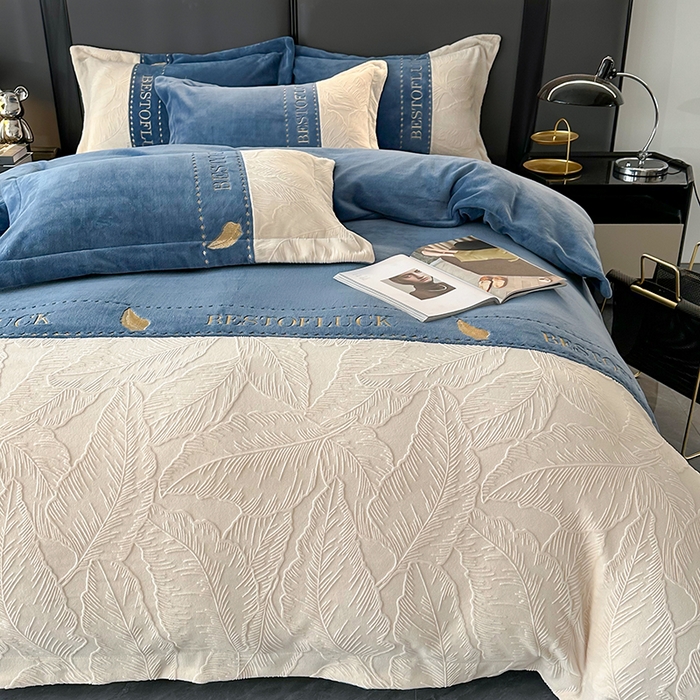 91家纺网 家纺一手货源 找家纺 莱凯家纺 2025新款牛奶绒雕花刺绣四件套-叶屿 叶屿-蓝