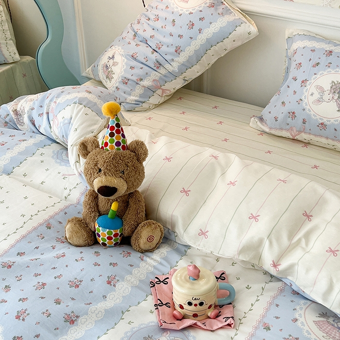 91家纺网 家纺一手货源 找家纺 2024新款13070跑量款全棉四件套--洛丽塔系列 甜美蓝色小兔