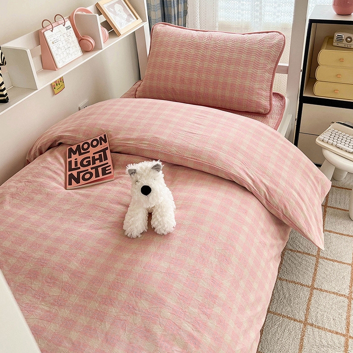 91家纺网 家纺一手货源 找家纺 沐纯家居 2024新款开学季（A类全棉水洗棉，棉加绒）床盖三件套  田园粉