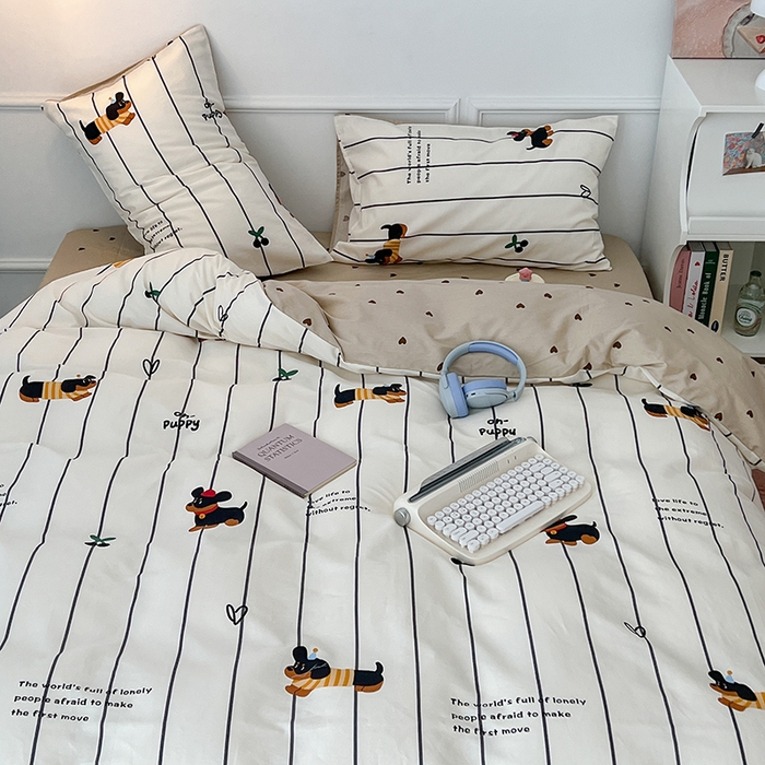 91家纺网 家纺一手货源 找家纺 2024新款13070跑量款全棉四件套--卡通系列 线条小黑狗