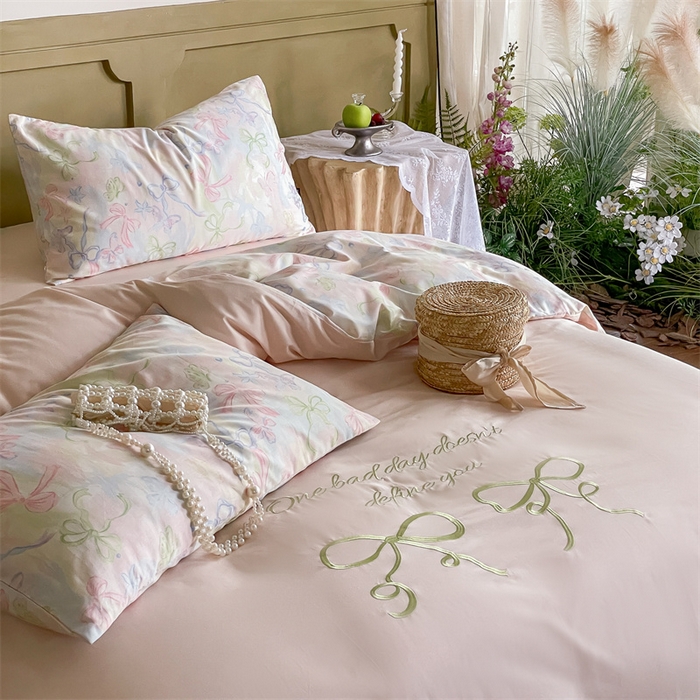 91家纺网 家纺一手货源 找家纺 圆岛家纺 2024新款全棉印花蝴蝶结刺绣四件套 蝴蝶结粉