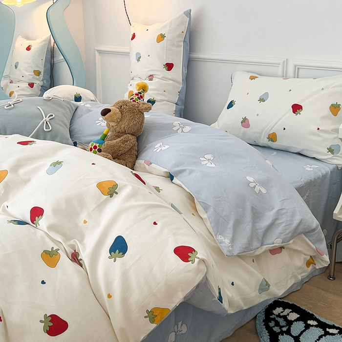 91家纺网 家纺一手货源 找家纺 2024新款13070跑量款全棉四件套--小清新系列 彩色草莓