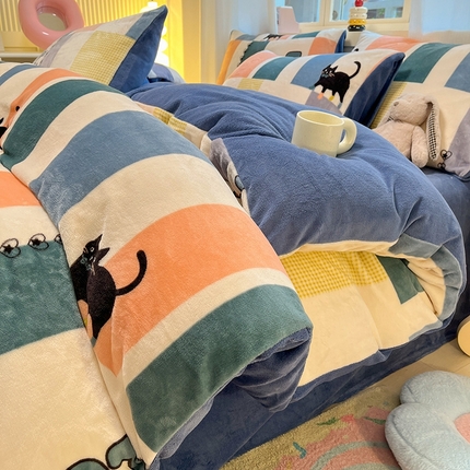 91家纺网 家纺一手货源 找家纺 （总）摩妮卡 2025新款小清新牛奶绒印花四件套床单款床笠单被套场景2