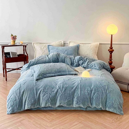 91家纺网 家纺一手货源 找家纺 川悦生活 2024新款兔兔绒雕花绒四件套 满园暖笙-藏青