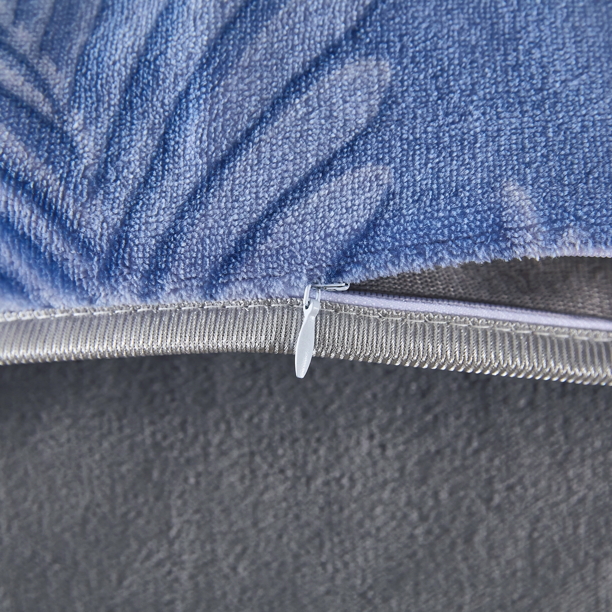 91家纺网 家纺一手货源 找家纺 凤杰 2025新款高克重7斤加厚印花牛奶绒金貂法莱绒四件套 极简生活