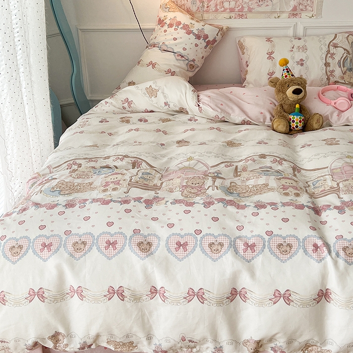 91家纺网 家纺一手货源 找家纺 2024新款13070跑量款全棉四件套--洛丽塔系列 爱心萝莉熊