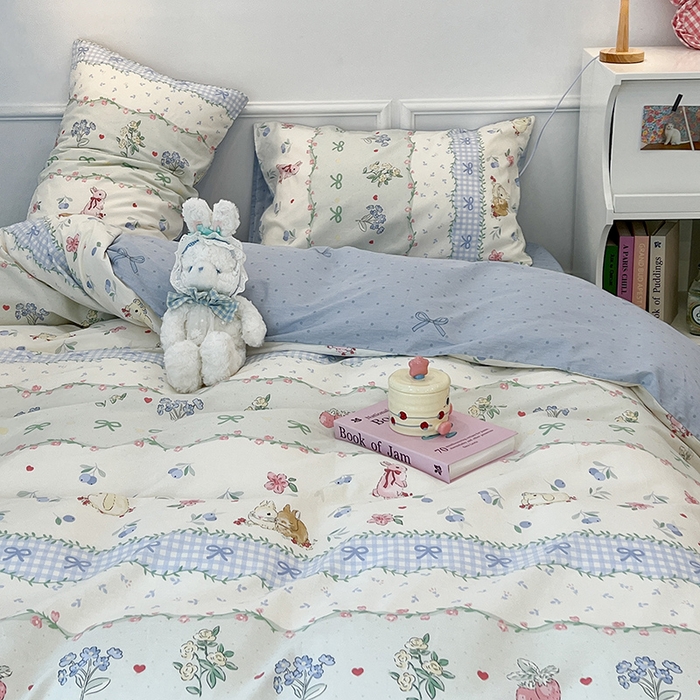 91家纺网 家纺一手货源 找家纺 2024新款13070跑量款全棉四件套--小清新系列 蓝莓小兔