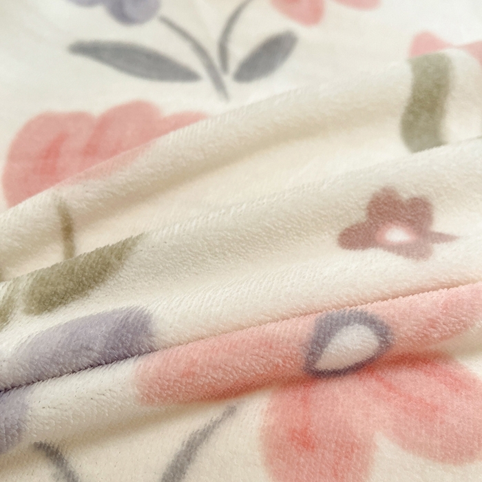 91家纺网 家纺一手货源 找家纺 摩妮卡 2025新款小清新牛奶绒印花四件套床单款床笠单被套场景2 花繁庭