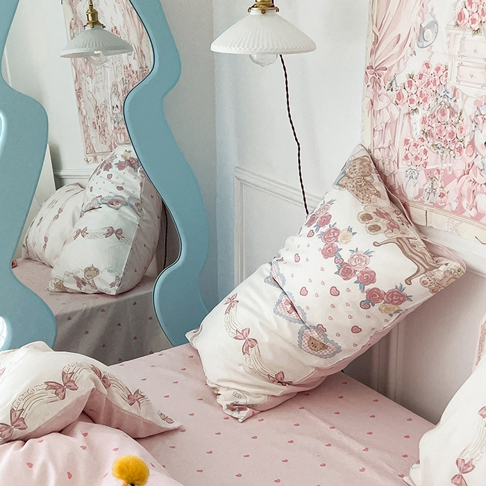 91家纺网 家纺一手货源 找家纺 2024新款13070跑量款全棉四件套--洛丽塔系列 爱心萝莉熊