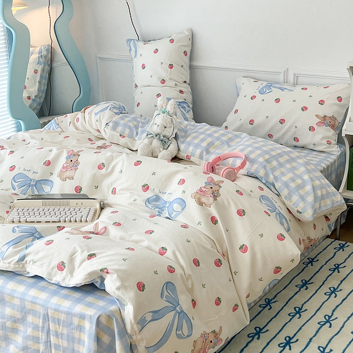 91家纺网 家纺一手货源 找家纺 2024新款13070跑量款全棉四件套--卡通系列 蝴蝶结草莓兔