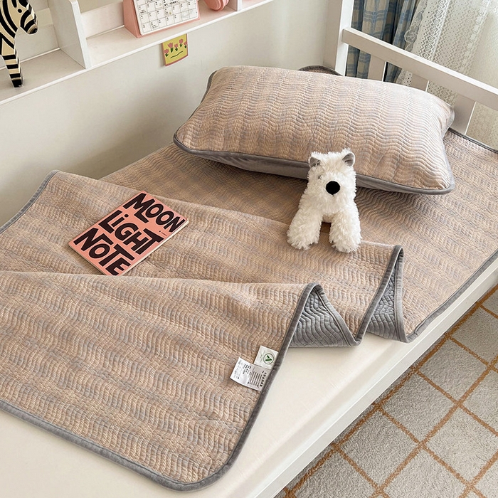 91家纺网 家纺一手货源 找家纺 沐纯家居 2024新款开学季（A类全棉水洗棉，棉加绒）床盖三件套  田园灰