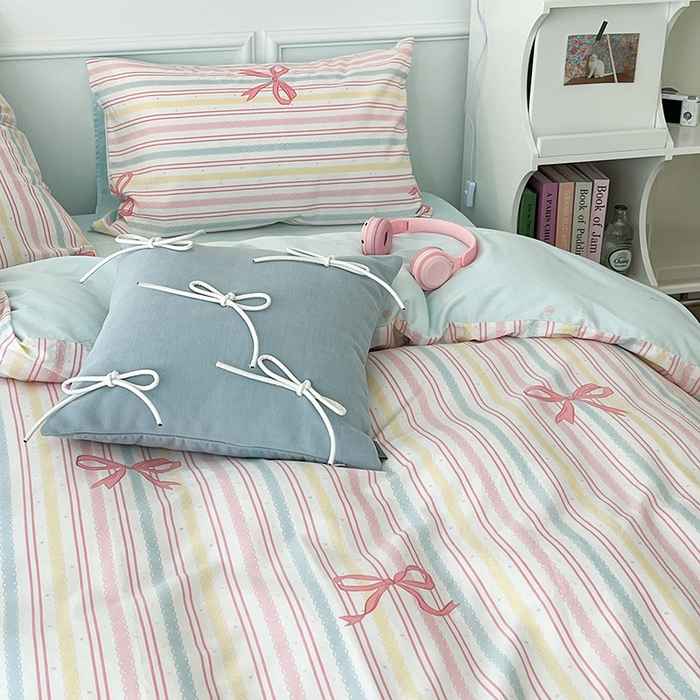 91家纺网 家纺一手货源 找家纺 2024新款13070跑量款全棉四件套--小清新系列 彩条芭蕾蝴蝶结