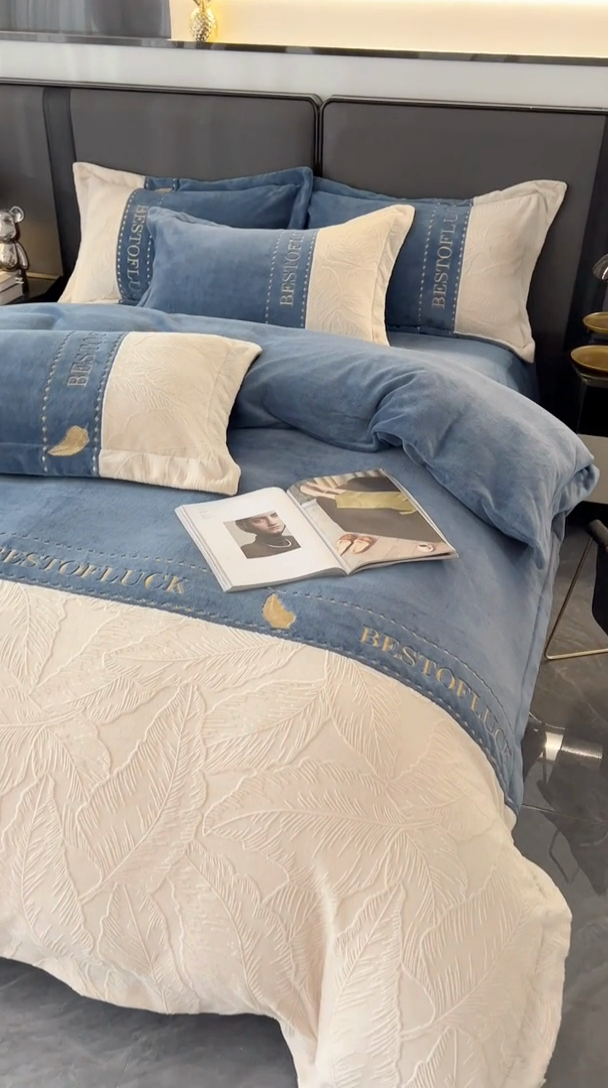 91家纺网 家纺一手货源 找家纺 莱凯家纺 2025新款牛奶绒雕花刺绣四件套-叶屿 叶屿-蓝