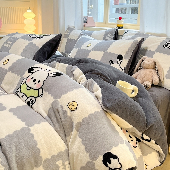 91家纺网 家纺一手货源 找家纺 摩妮卡 2025新款小清新牛奶绒印花四件套床单款床笠单被套场景2 格子狗