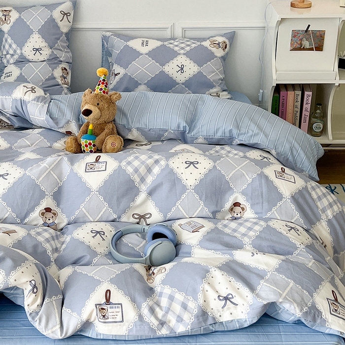 91家纺网 家纺一手货源 找家纺 2024新款13070跑量款全棉四件套--卡通系列 菱格学院熊