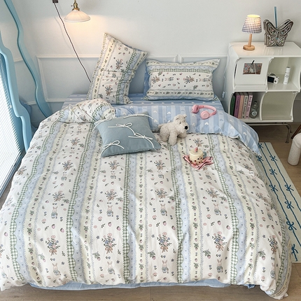 2024新款13070跑量款全棉四件套--小清新系列 兔兔的草莓园