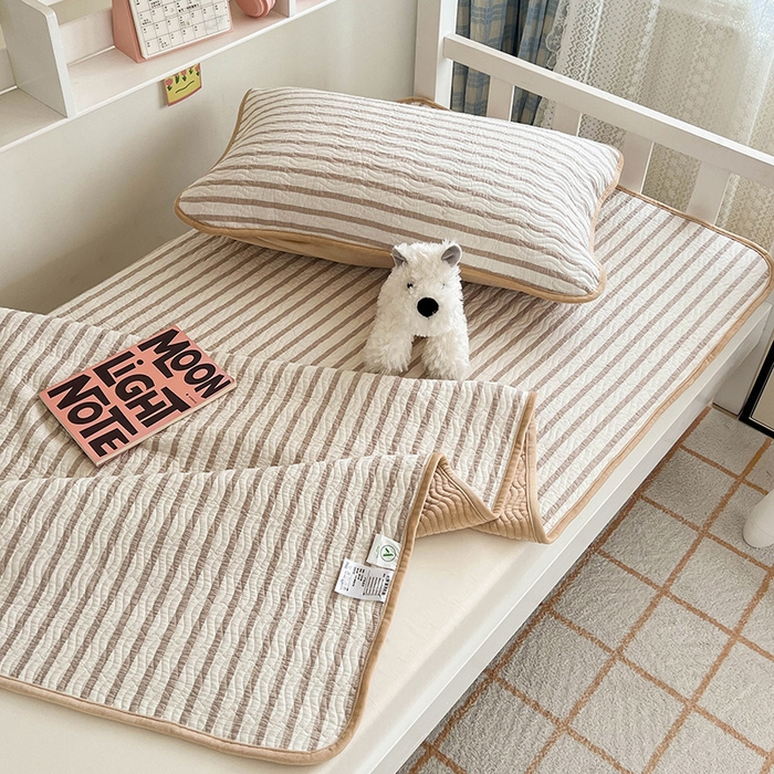 91家纺网 家纺一手货源 找家纺 沐纯家居 2024新款开学季（A类全棉水洗棉，棉加绒）床盖三件套  青柠咖