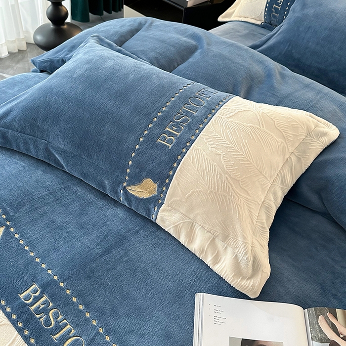 91家纺网 家纺一手货源 找家纺 莱凯家纺 2025新款牛奶绒雕花刺绣四件套-叶屿 叶屿-蓝