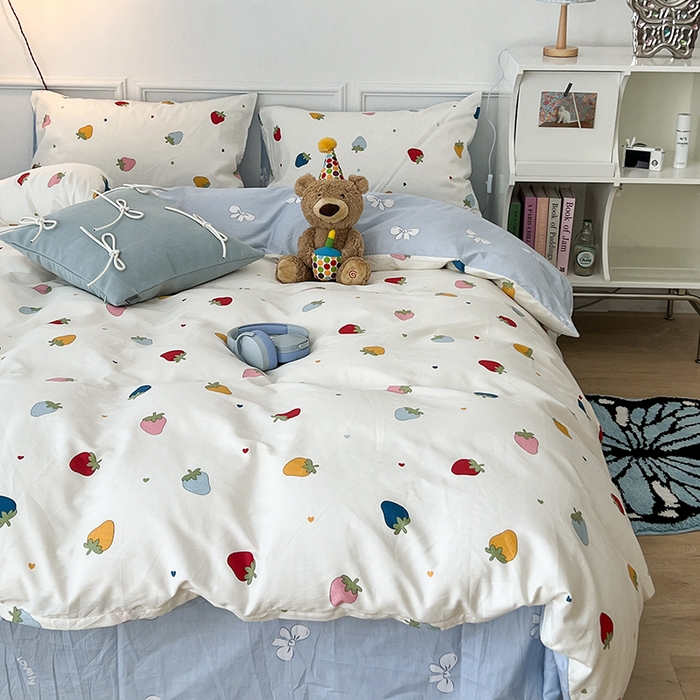 91家纺网 家纺一手货源 找家纺 2024新款13070跑量款全棉四件套--小清新系列 彩色草莓