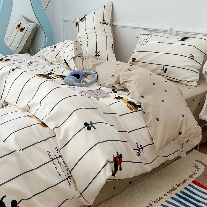 91家纺网 家纺一手货源 找家纺 2024新款13070跑量款全棉四件套--卡通系列 线条小黑狗