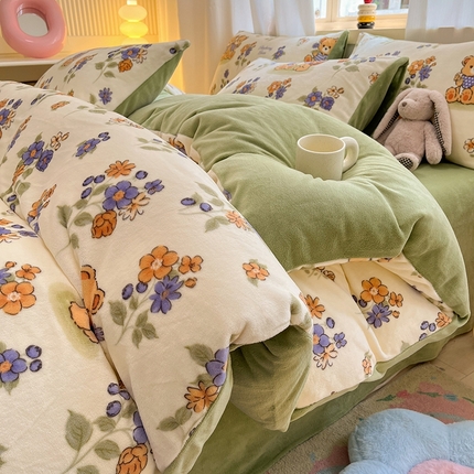 91家纺网 家纺一手货源 找家纺 （总）摩妮卡 2025新款小清新牛奶绒印花四件套床单款床笠单被套场景2