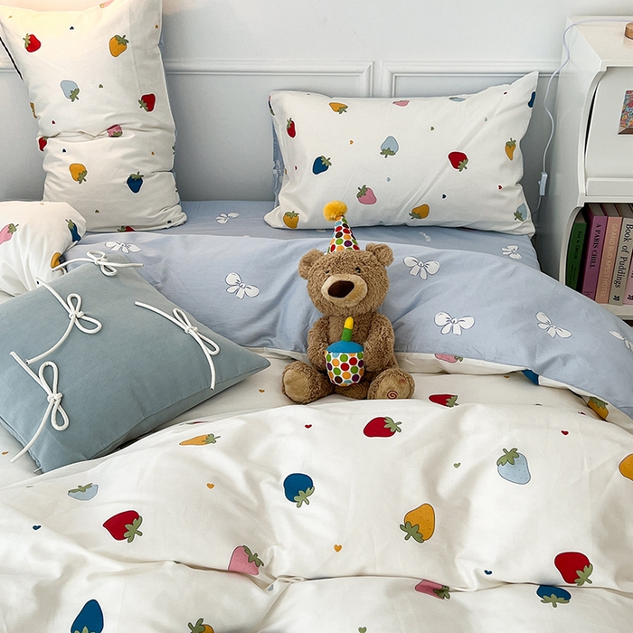 91家纺网 家纺一手货源 找家纺 2024新款13070跑量款全棉四件套--小清新系列 彩色草莓