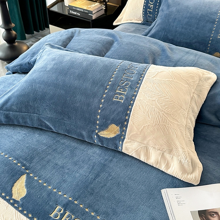 91家纺网 家纺一手货源 找家纺 莱凯家纺 2025新款牛奶绒雕花刺绣四件套-叶屿 叶屿-蓝