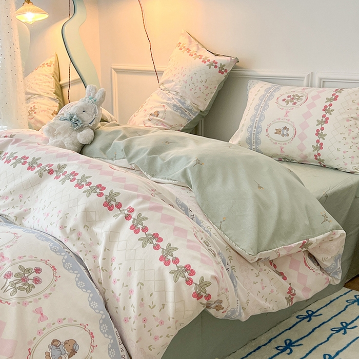 91家纺网 家纺一手货源 找家纺 2024新款13070跑量款全棉四件套--小清新系列 碎花蕾丝兔