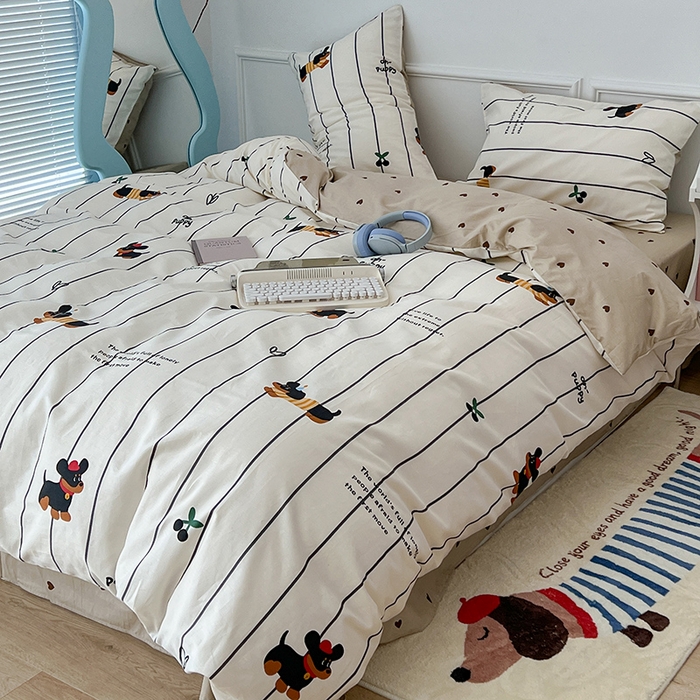 91家纺网 家纺一手货源 找家纺 2024新款13070跑量款全棉四件套--卡通系列 线条小黑狗