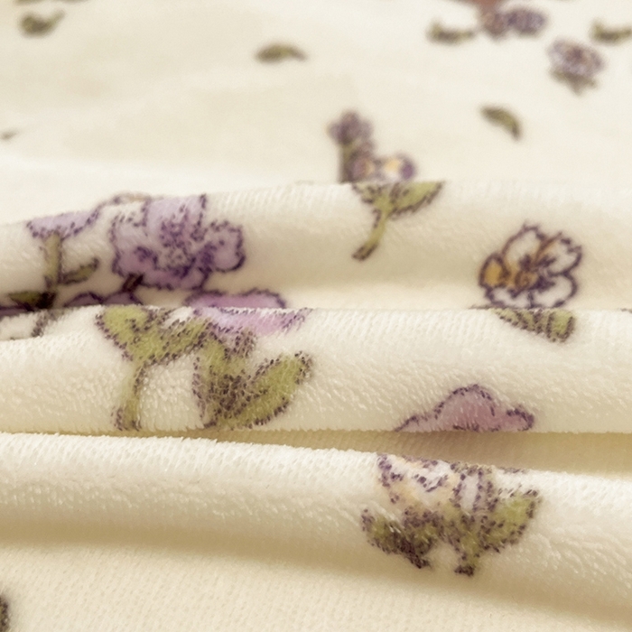 91家纺网 家纺一手货源 找家纺 摩妮卡 2026新款小清新牛奶绒印花四件套床单款床笠单被套场景2 爱丽丝