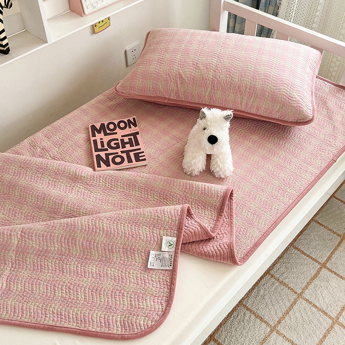 91家纺网 家纺一手货源 找家纺 沐纯家居 2024新款开学季（A类全棉水洗棉，棉加绒）床盖三件套  田园粉