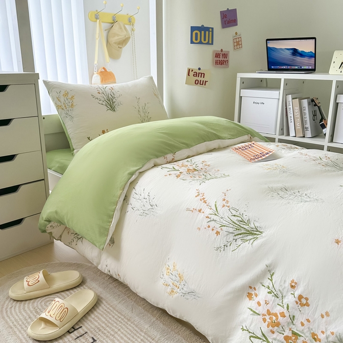 91家纺网 家纺一手货源 找家纺 2024新款水洗棉小清新印花学生三件套（床笠床套款） 仙草