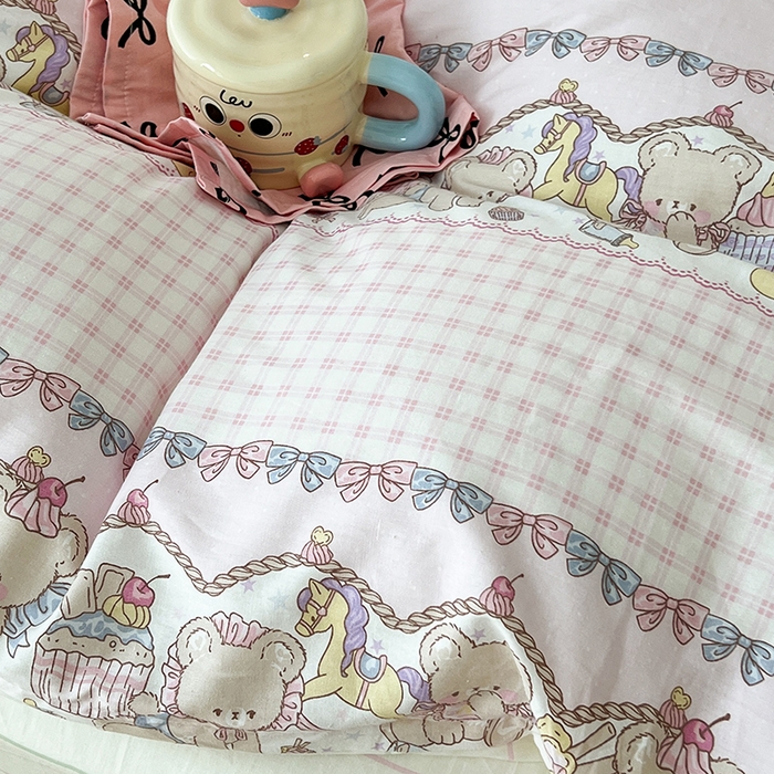 91家纺网 家纺一手货源 找家纺 2024新款13070跑量款全棉四件套--洛丽塔系列 甜品小熊