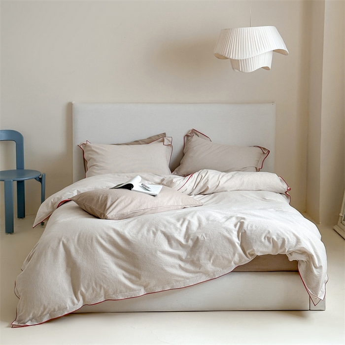 91家纺网 家纺一手货源 找家纺 梦享生活家居 2024新款密拷边水洗棉细条纹四件套 密拷边米细条