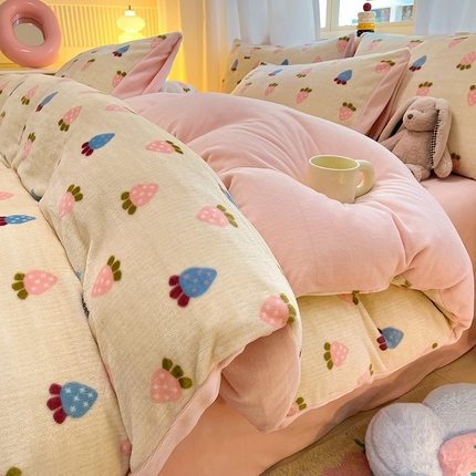 91家纺网 家纺一手货源 找家纺 （总）摩妮卡 2025新款小清新牛奶绒印花四件套床单款床笠单被套场景2