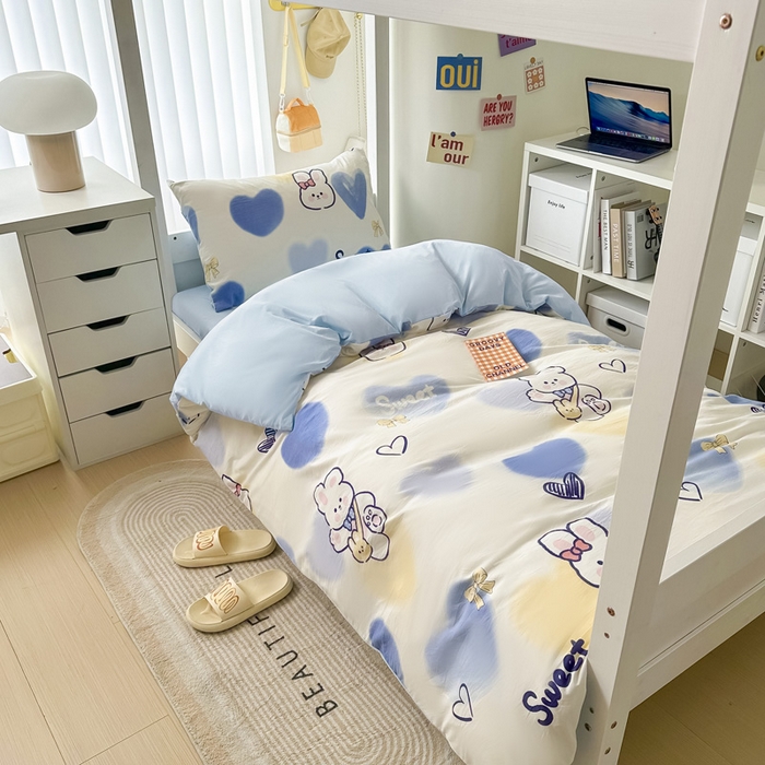 91家纺网 家纺一手货源 找家纺 2024新款水洗棉小清新印花学生三件套（床笠床套款） 爱心熊