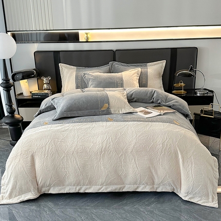 91家纺网 家纺一手货源 找家纺 莱凯家纺 2025新款牛奶绒雕花刺绣四件套-叶屿 叶屿-灰