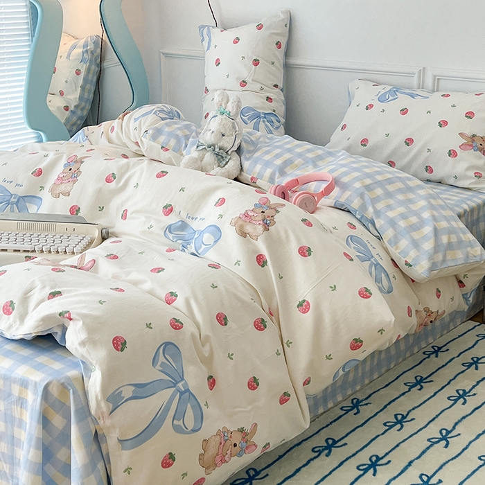 91家纺网 家纺一手货源 找家纺 2024新款13070跑量款全棉四件套--卡通系列 蝴蝶结草莓兔