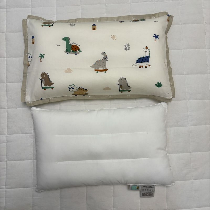 91家纺网 家纺一手货源 找家纺 良佐生活 2024新款A类133x72铂金全棉枕套枕头枕芯七彩童年系列 枕套+枕芯 恐龙印记
