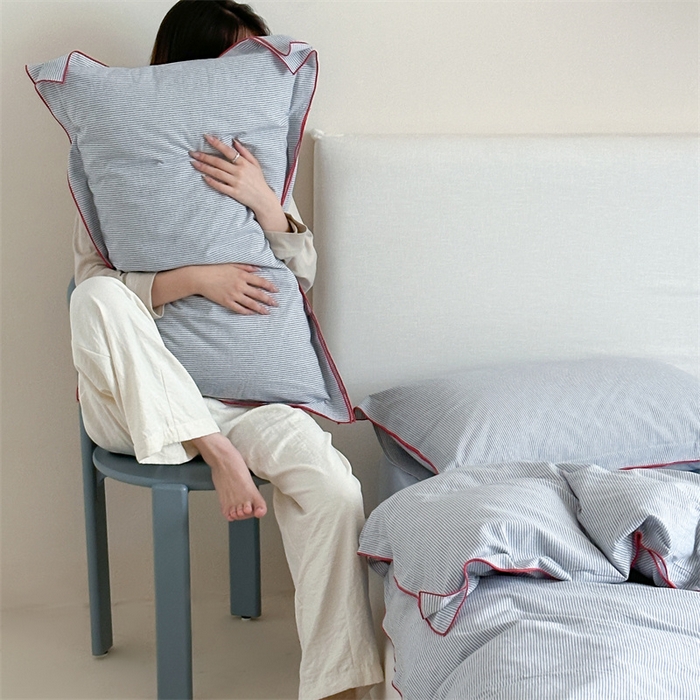 91家纺网 家纺一手货源 找家纺 梦享生活家居 2024新款密拷边水洗棉细条纹四件套 密拷边蓝细条